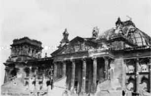 Der zerstörte Reichstag in Berlin