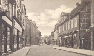 Lange Straße. Detmold. Blickrichtung Süden über die Kreuzung Lange Straße/Rosental,. Straßenbahnen