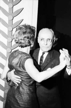 16. Tagung 1966 Mediziner; Studentenabend Polonaise: André F. Cournand, Frau Cournand