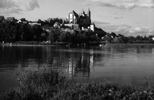 Breisach: Rhein mit Münster vom elsässischen Ufer