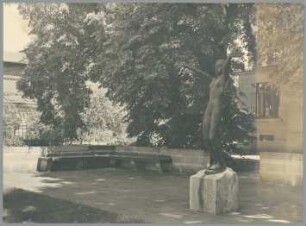 Gedächtnisfigur für ein junges Mädchen, 1921/22, Bronze