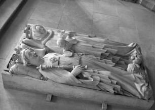 Deckplatte der zerstörten Tumba König Ruprechts I. und seiner Gemahlin Elisabeth von Hohenzollern