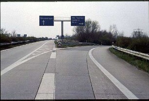 Einfahrt in Tangente Nord (AK Mannheim Richtung Mannheim-Rheinau) von Nebenfahrbahn West (AK Mannheim Richtung Heilbronn)