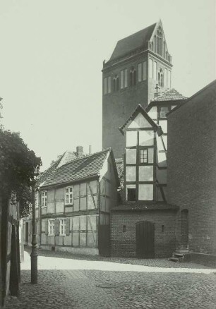 Perleberg, Stadt : Perleberg. Schulgang, Kopfsteinpflaster