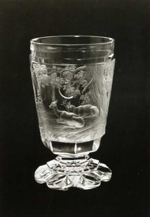 Becher : Becher. Glas, Tiefschnitt; Höhe 14 cm. Böhmen, nach 1825. Dresden: Kunstgewerbemuseum 47820