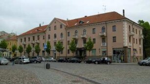 Klaipeda: Wohn- und Geschäftshaus am Theaterplatz