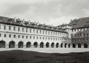 Gotha, Schloss Friedenstein, Westflügel von Südosten