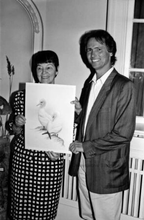 Haus der Natur: Loki Schmidt eröffnet Kunstausstellung des kandischen Ornithologen Jack Poll