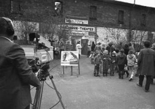 Dreharbeiten des Südwestfunks im Sandkorntheater für die Fernsehsendung "Information Regionales"