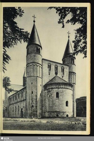Abb. 9. Gernrode, Stiftskirche St. Cyriakus, Westseite, 961 gegründet, Westbau im 12. Jahrhundert verändert