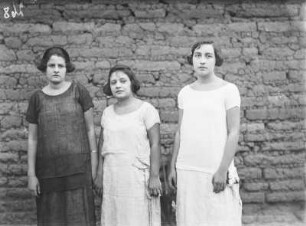 Frauenportrait : Portraitaufnahme dreier Frauen