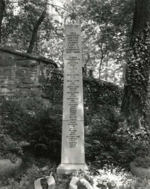 Schwarzenberg. Friedhof, Gedenkstele für gefallene Sowjetsoldaten