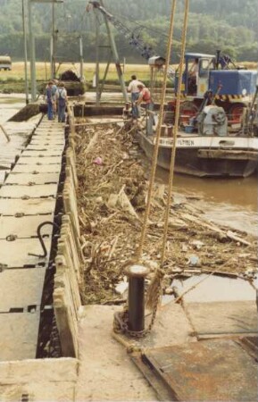 Wehr Wilhelmshausen/Fulda bei Hochwasser