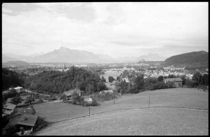 Salzburg: Fernblick über das Salzachtal auf Salzburg, vom Haus Sonnleitner