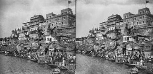 Varanasi (Benares), Indien. Hinduistischer Tempel (Pilgerstätte) am Ganges