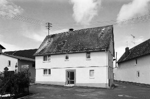 Wohnhaus; Weilrod, Hanggasse 11
