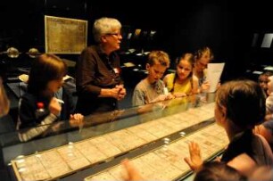 Führung "Die Maya-Handschrift für Kinder erklärt" im Buchmuseum