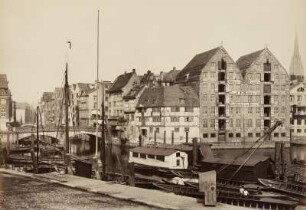 Schaartorbrücke und hintere Ansicht beim alten Waisenhaus