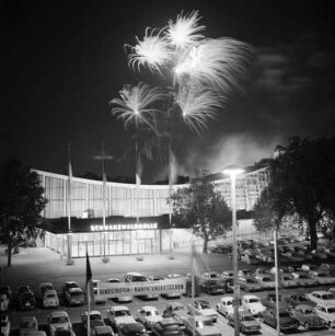 Erstes diesjähriges Höhenfeuerwerk im Stadtgarten an Pfingsten.