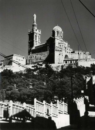 Blick auf Notre Dame de la Gard in Marseille