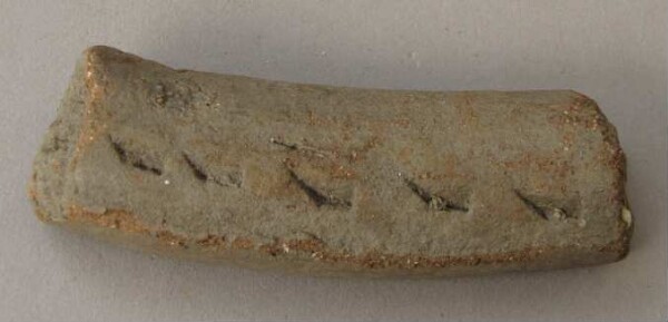 Fragment eines Tongefäßes