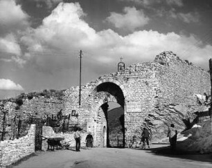 Assisi. Porta Perlici (1101/1200)