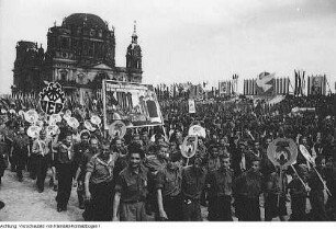 Berlin, 3. Weltfestspiele der Jugend und Studenten, Friedensdemonstration, August 1951