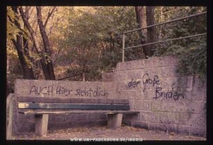 AUCH Hier sieht dich der Große Bruder