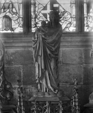 Altar der Margarete von Österreich, Madonna
