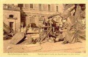 Revolutionäre Soldaten am Neptunsbrunnen am Schloss