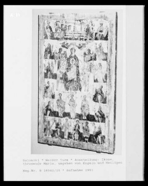 Thronende Madonna umgeben von Engeln und Heiligen