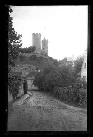 Lengefeld mit Burgruinen Saaleck und Rudelsburg