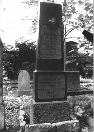 Grabstein 1068