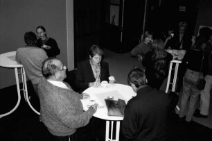 Tagung "Horizonte der Regionalgeschichte. Von Ämtern und Gutsbezirken zur Metropolregion": Mommsenstraße 14: Foyer: Publikum