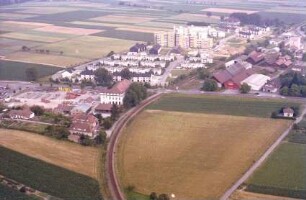 Bad Krozingen: Bahnlinie nach Staufen und Siedlung, Schleife am Zubringer, B 3