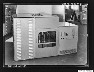 Prüfautomat für Thyristoren, Gesamtansicht Rückseite, Foto 1974