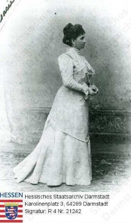 Erbach-Schönberg, Marie Fürstin zu geb. Prinzessin v. Battenberg (1852-1923) / Porträt, im linken Profil, stehend, Ganzfigur