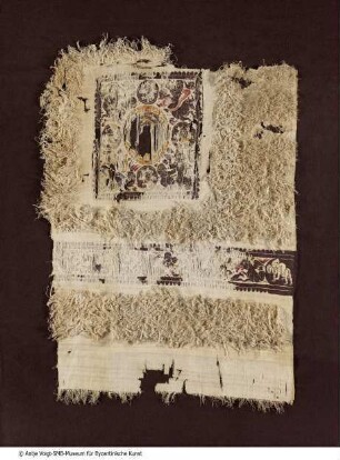 Fragment einer Decke mit Schlingen und Wirkereien