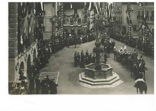 Besuch von Kaiser Wilhelm II. in Sigmaringen - Ankunft mit der Kutsche auf dem geschmückten Marktplatz
