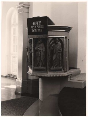 Evangelisches Diakonissenkrankenhaus Bethanien, Berlin-Kreuzberg Umbau. Kirche: Kanzel nach Restauration