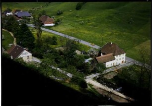 Münstertal: Haus am Neumagen und Brücke