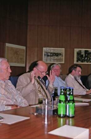 2. Stormarner Kulturforum "5 Tage im Mai: Kriegsende in Stormarn": Podiumsdiskussion im Kreistagssitzungssaal: Zeitzeugen im Gespräch