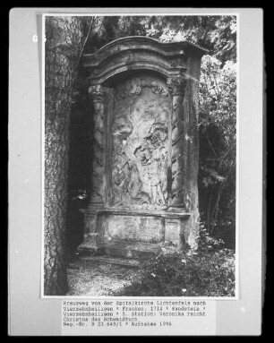 Kreuzweg von der Spitalkirche Lichtenfels nach Vierzehnheiligen — 5. Station: Veronika reicht Christus das Schweißtuch