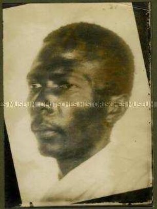 Porträt des Kopfes eines Afrikaners