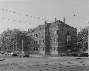 Dresden-Strehlen, Dohnaer Straße 36-40. Häuserzeile, Postsiedlung der Heimstättengesellschaft Sachsen GmbH (1926-1928; P. Löffler)