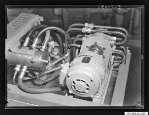 Ölwechselgerät Koll. Lier, Bild 3; Foto 1962