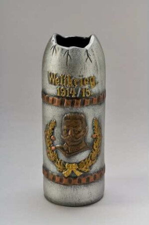 Vase in Form einer abgeschnittenen Granate