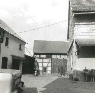 Niederalbertsdorf, Dorfstraße 13. Vierseithof (18./19. Jh.). Straßenansicht