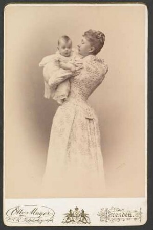Prinzessin Fr. Leopold mit ältester Tochter
