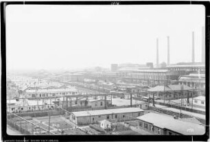 Me Gesamt, Blick von Bau Me 24 Verwaltungsgebäude und Laboratorium, Me 19 Lager für Maschinenbaumaterial und Labor, Me 25 Bad, Me 26 Bürogebäude, Me 100 Automatische Fernsprechzentrale, Me 106 Kohlenoxydreinigung, Me 107 Absorptionsanlage, Me 109 Speiseanstalt